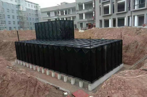 洛陽BDF水箱在冬季的保養(yǎng)需要注意哪些方面？